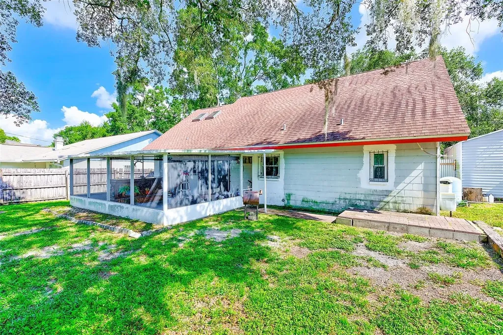 4707 E Temple Heights Road Tampa FL 33617