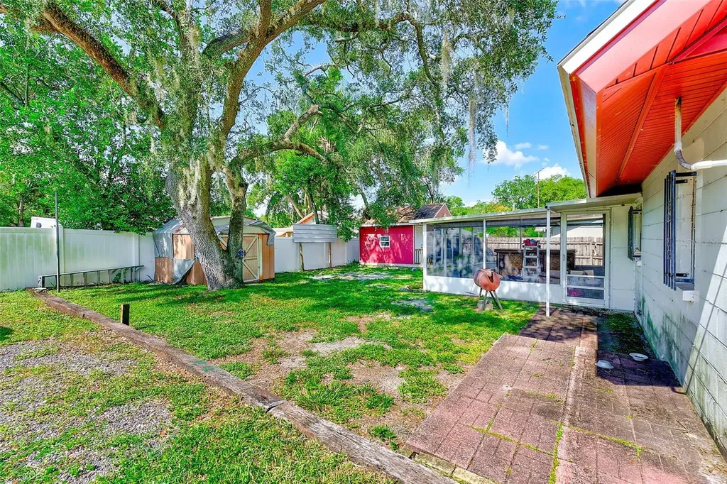 4707 E Temple Heights Road Tampa FL 33617