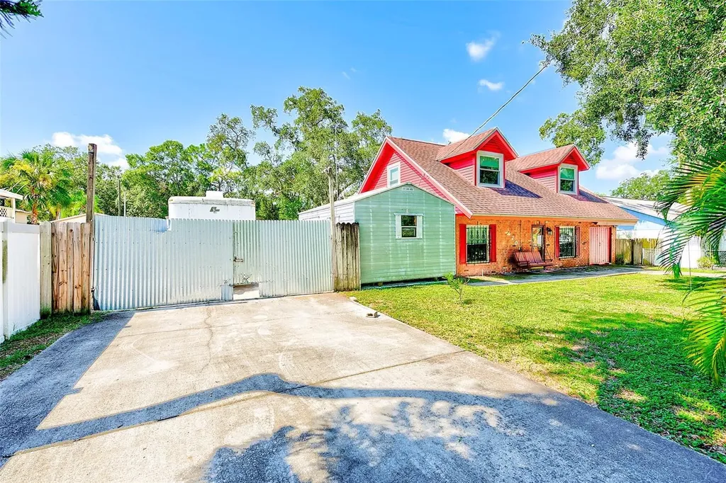 4707 E Temple Heights Road Tampa FL 33617