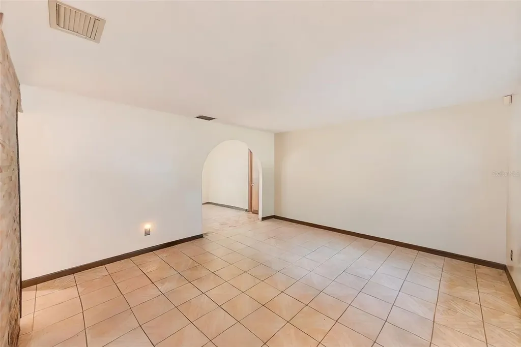 4707 E Temple Heights Road Tampa FL 33617