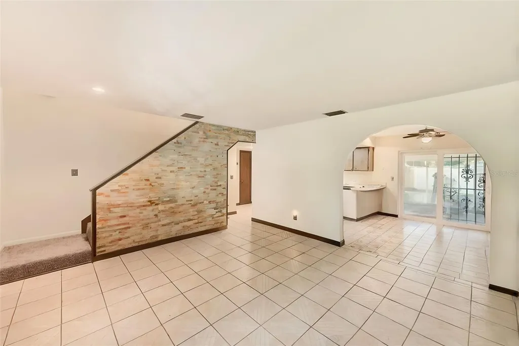 4707 E Temple Heights Road Tampa FL 33617