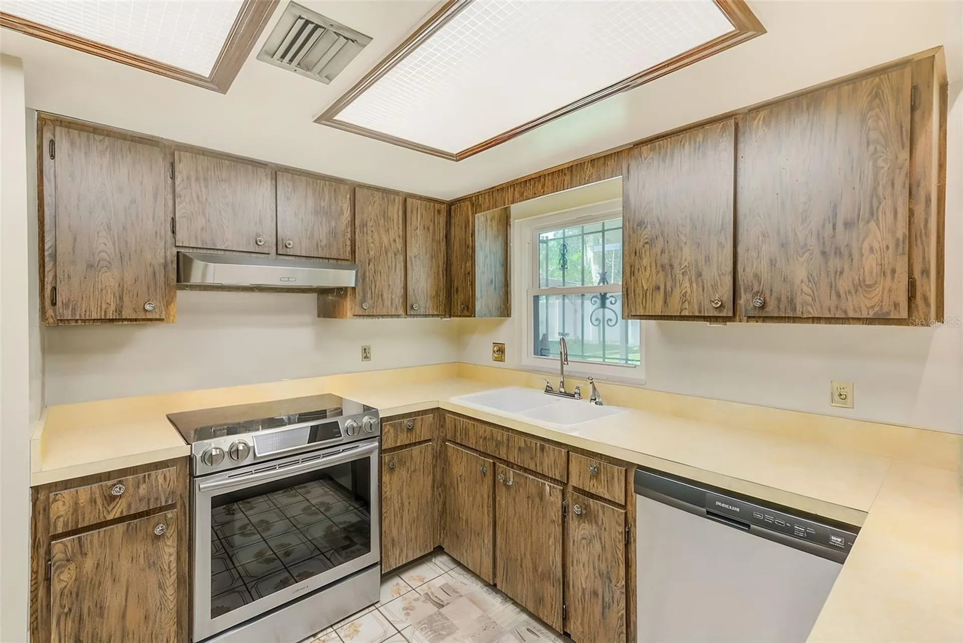 4707 E Temple Heights Road Tampa FL 33617