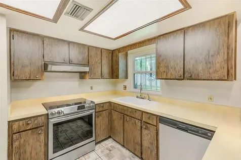 4707 E Temple Heights Road Tampa FL 33617