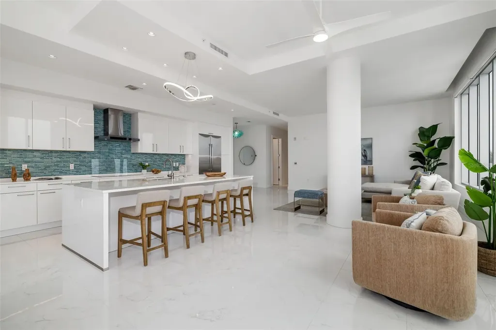 111 S Pineapple Avenue Sarasota FL 34236