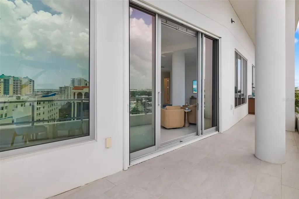 111 S Pineapple Avenue Sarasota FL 34236