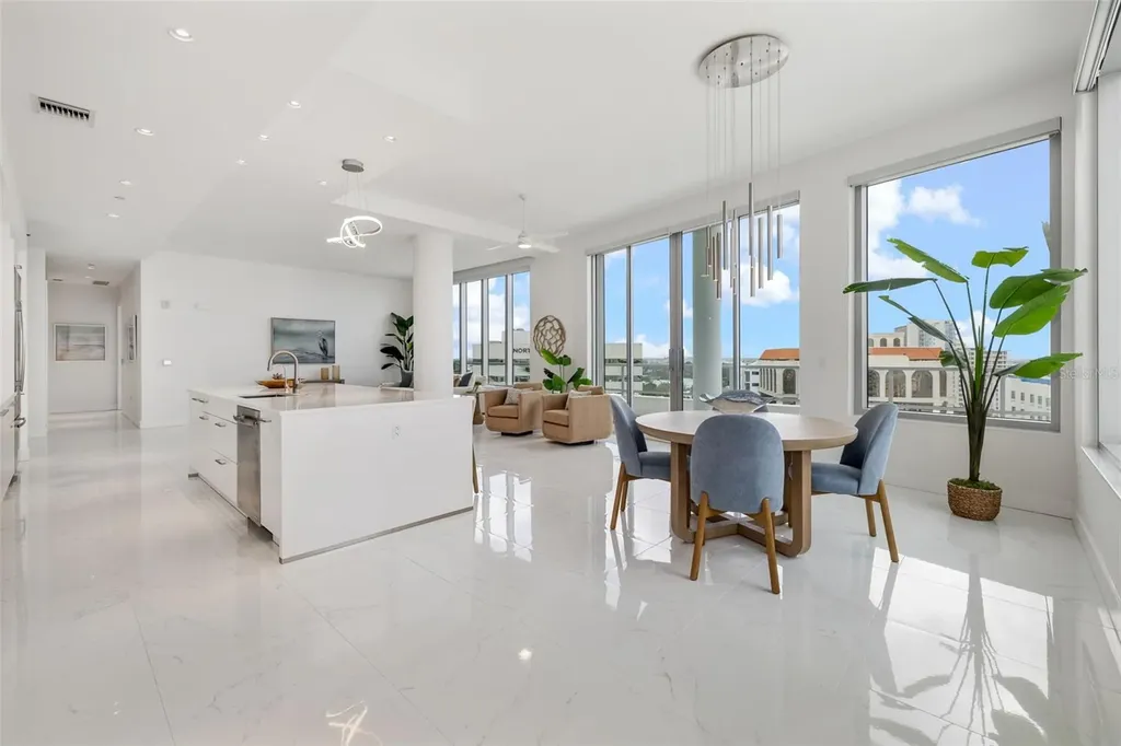 111 S Pineapple Avenue Sarasota FL 34236