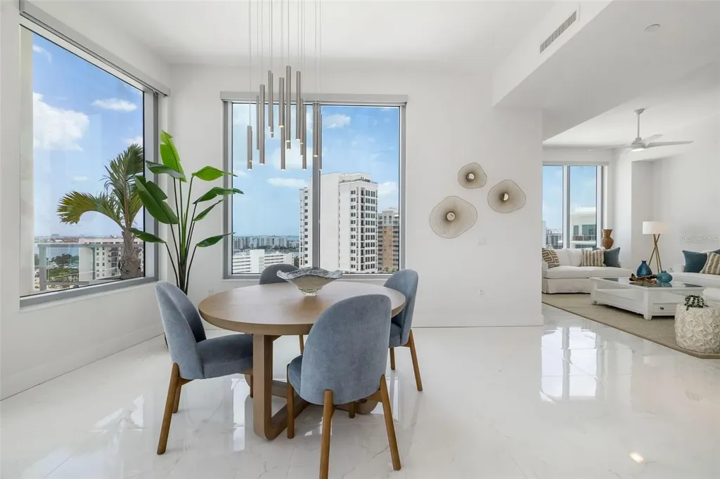 111 S Pineapple Avenue Sarasota FL 34236