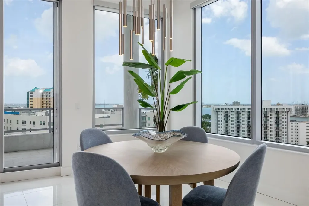 111 S Pineapple Avenue Sarasota FL 34236