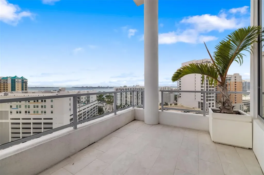 111 S Pineapple Avenue Sarasota FL 34236