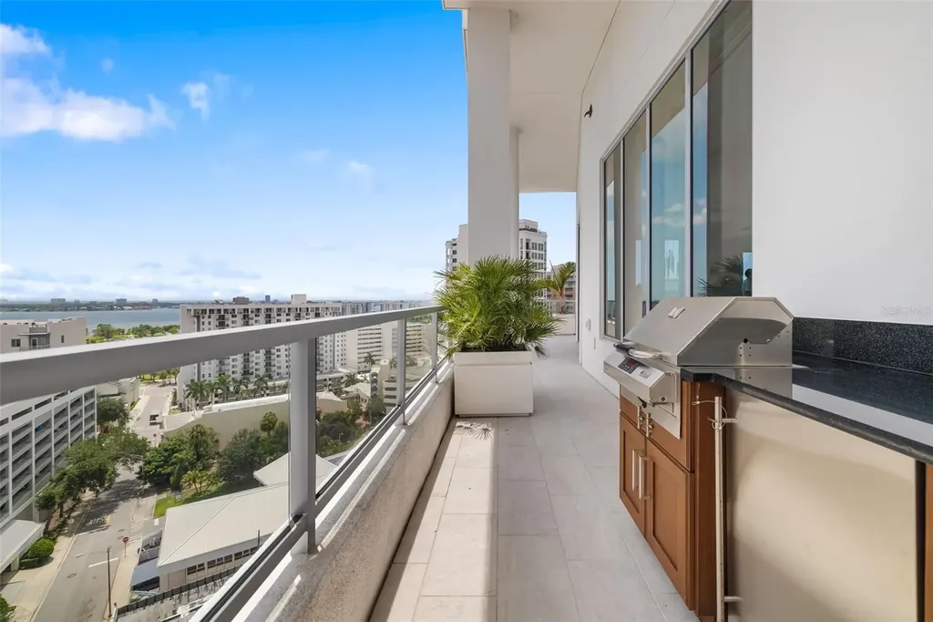 111 S Pineapple Avenue Sarasota FL 34236