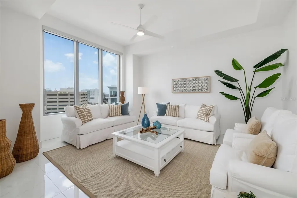 111 S Pineapple Avenue Sarasota FL 34236