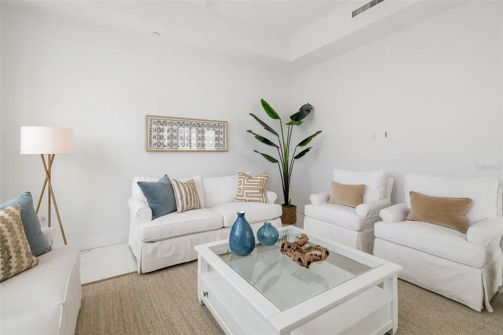 111 S Pineapple Avenue Sarasota FL 34236