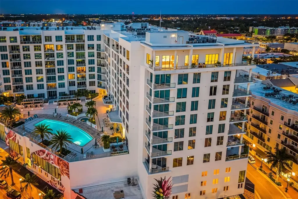 111 S Pineapple Avenue Sarasota FL 34236