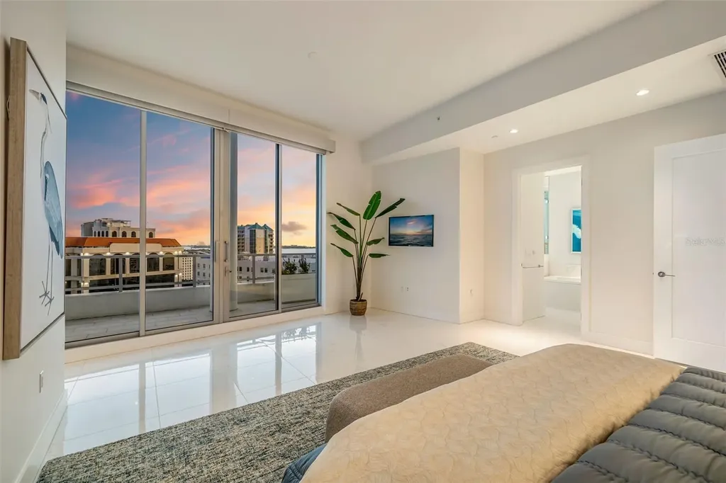 111 S Pineapple Avenue Sarasota FL 34236