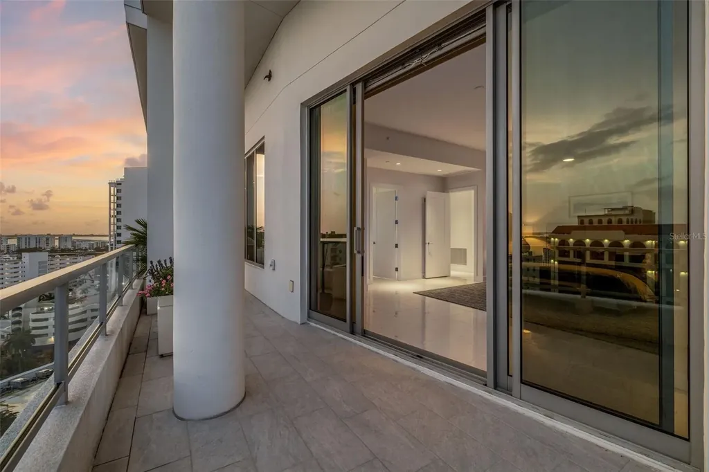 111 S Pineapple Avenue Sarasota FL 34236