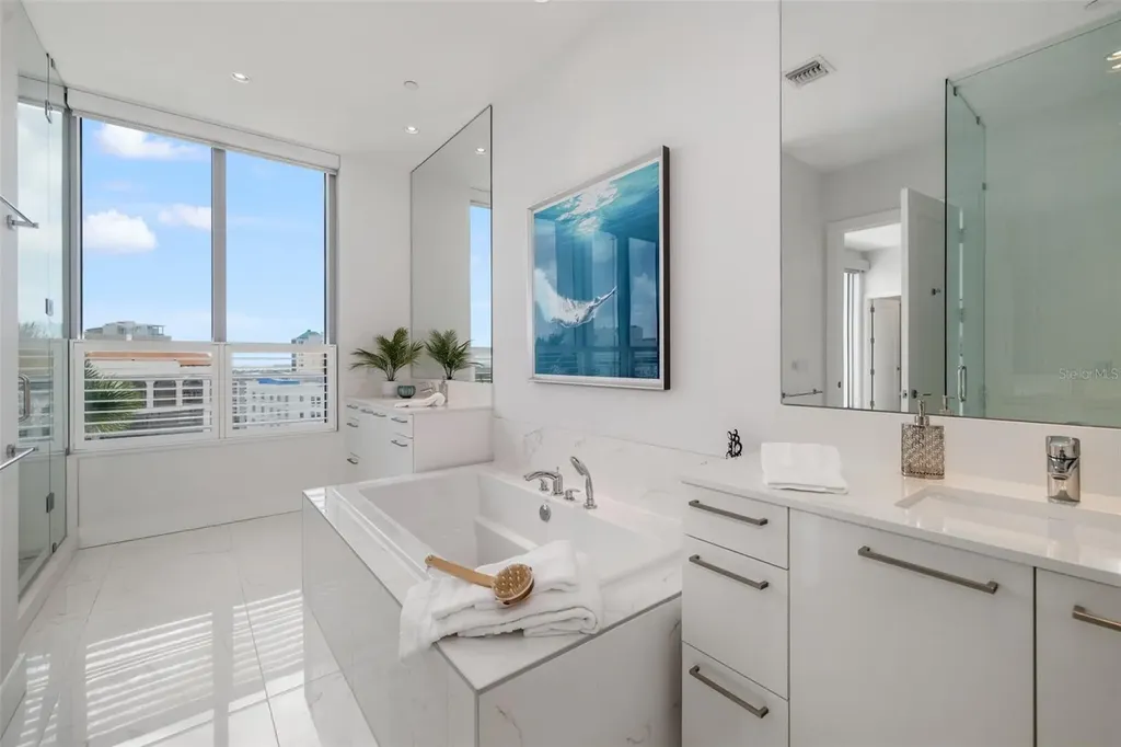 111 S Pineapple Avenue Sarasota FL 34236