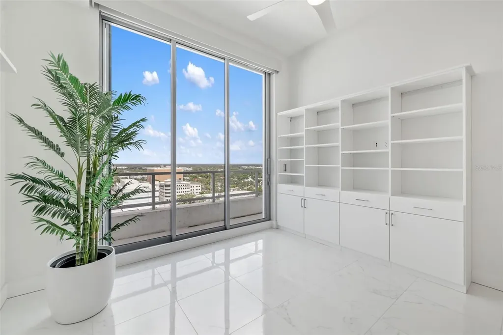 111 S Pineapple Avenue Sarasota FL 34236