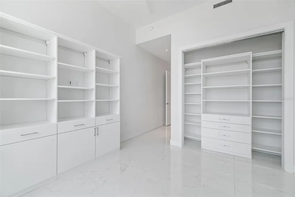 111 S Pineapple Avenue Sarasota FL 34236