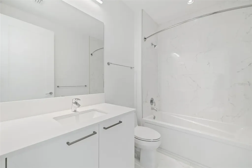 111 S Pineapple Avenue Sarasota FL 34236