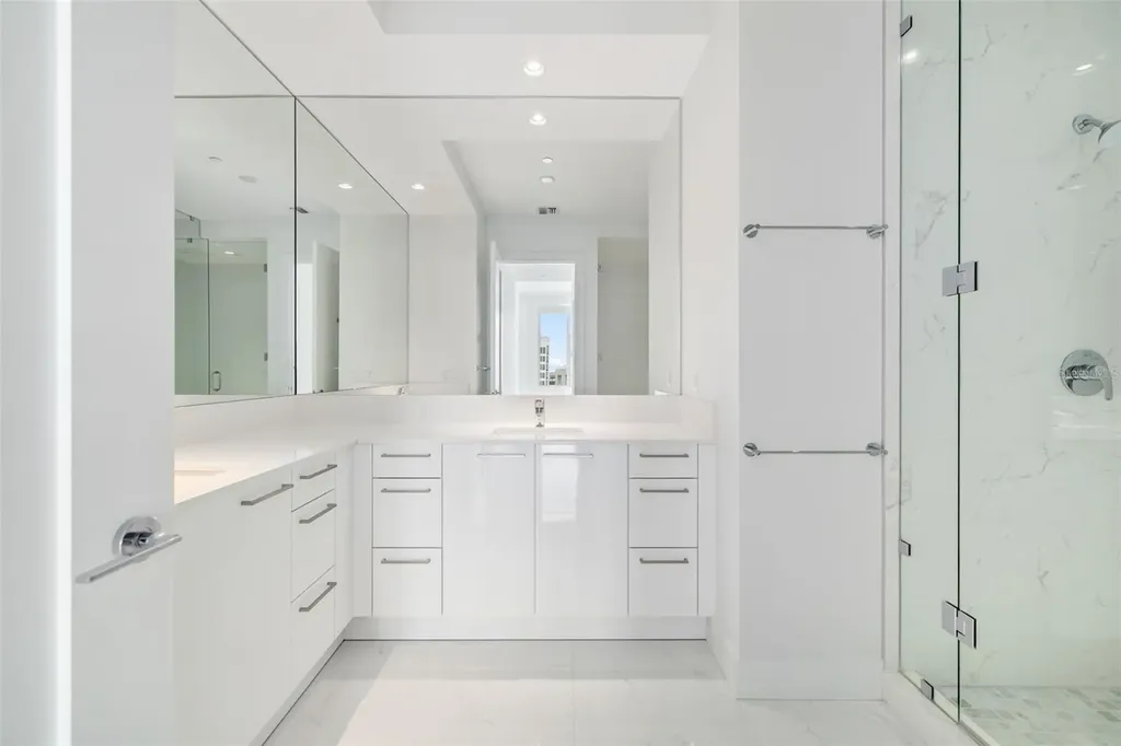 111 S Pineapple Avenue Sarasota FL 34236