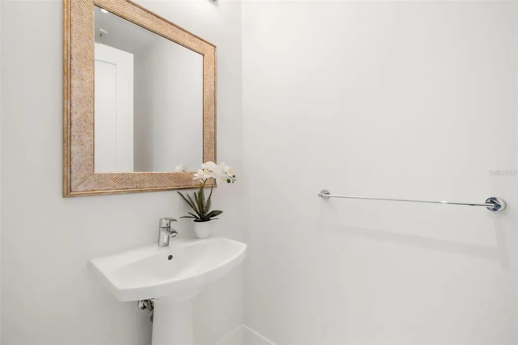 111 S Pineapple Avenue Sarasota FL 34236