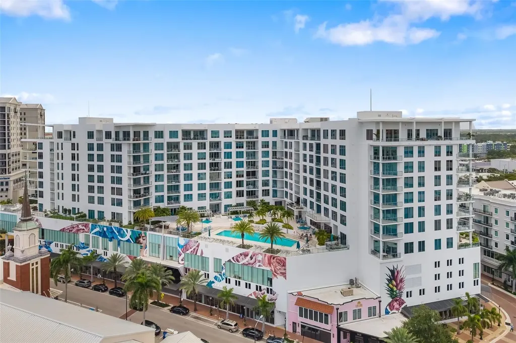 111 S Pineapple Avenue Sarasota FL 34236