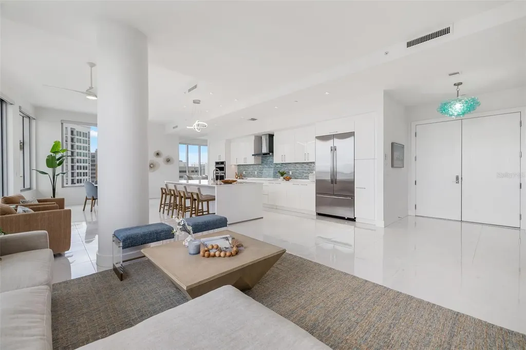 111 S Pineapple Avenue Sarasota FL 34236