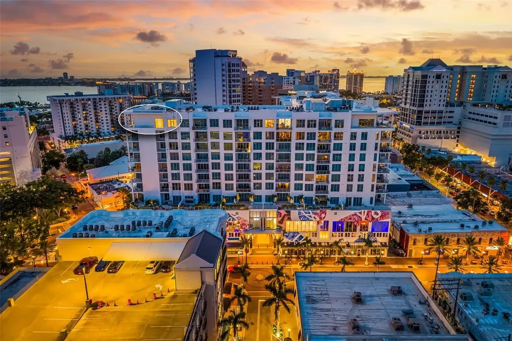 111 S Pineapple Avenue Sarasota FL 34236