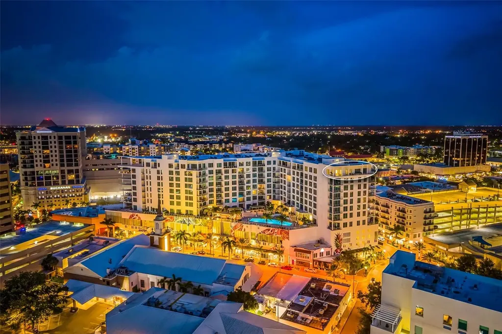 111 S Pineapple Avenue Sarasota FL 34236