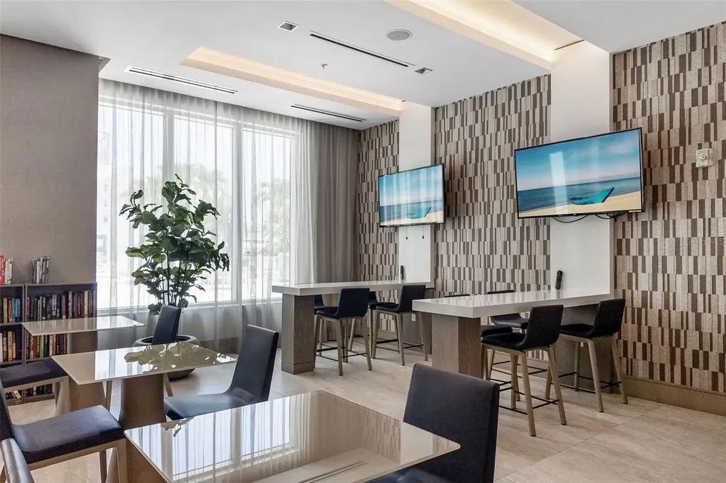 111 S Pineapple Avenue Sarasota FL 34236