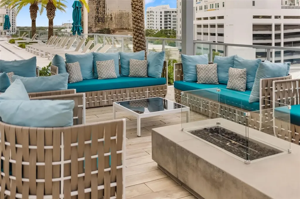 111 S Pineapple Avenue Sarasota FL 34236