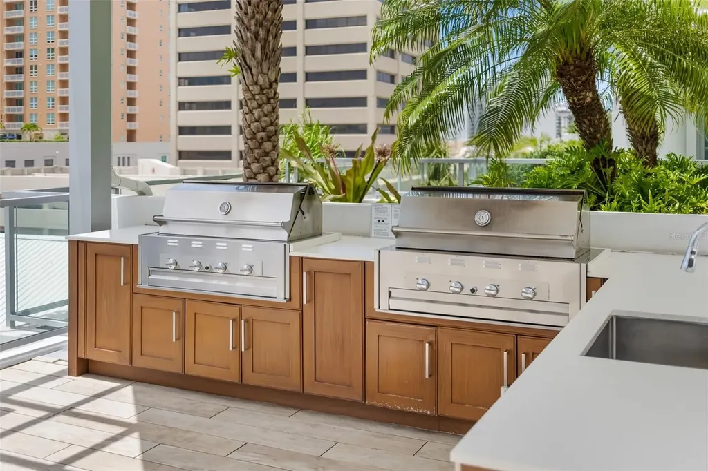 111 S Pineapple Avenue Sarasota FL 34236