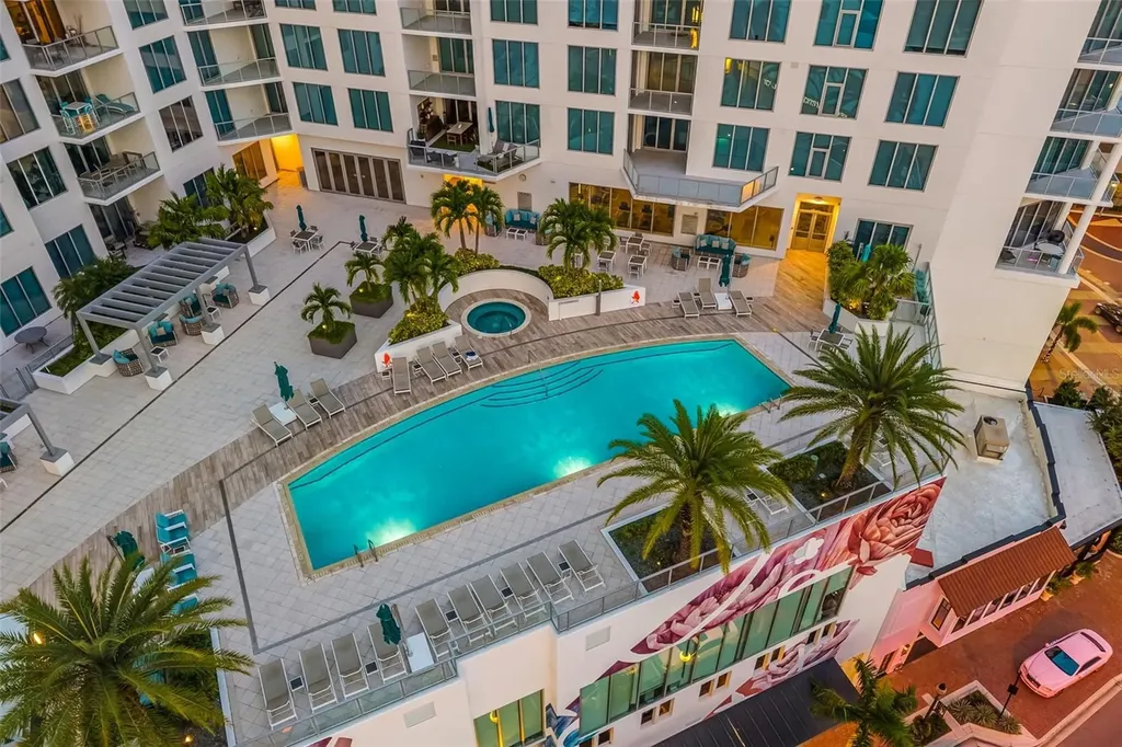 111 S Pineapple Avenue Sarasota FL 34236