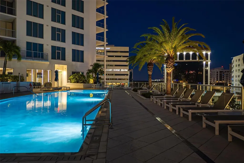 111 S Pineapple Avenue Sarasota FL 34236