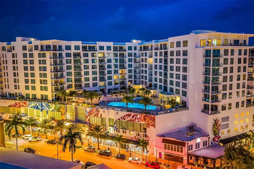 111 S Pineapple Avenue Sarasota FL 34236