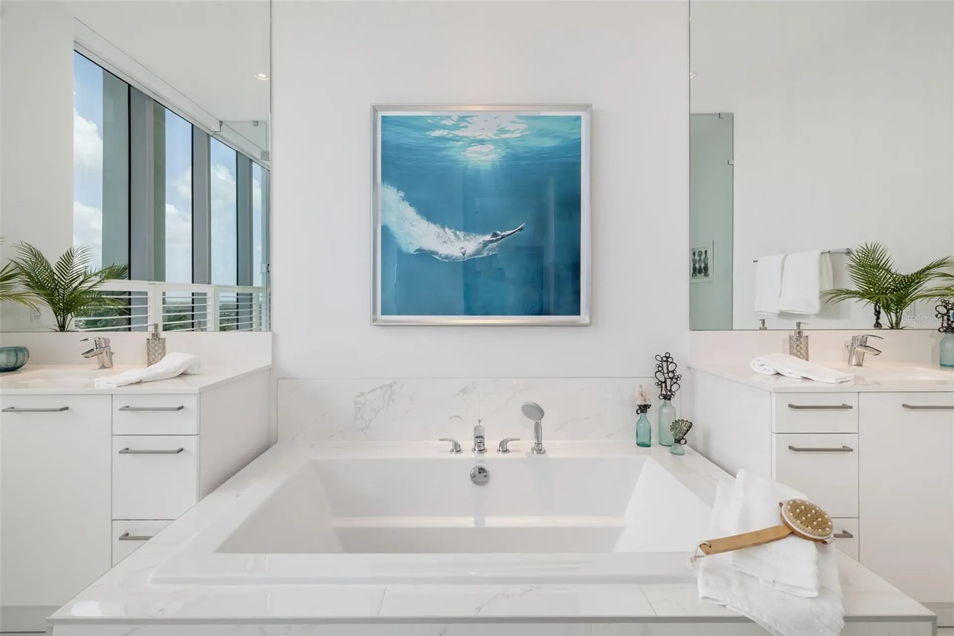 111 S Pineapple Avenue Sarasota FL 34236