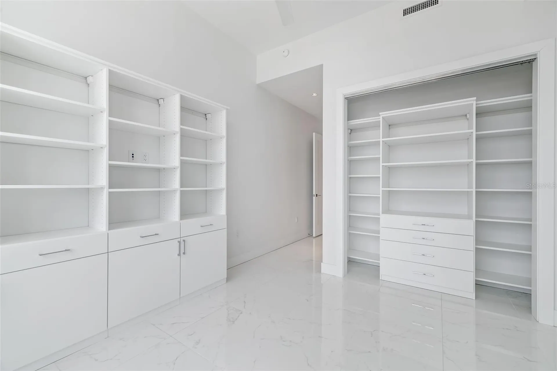 111 S Pineapple Avenue Sarasota FL 34236