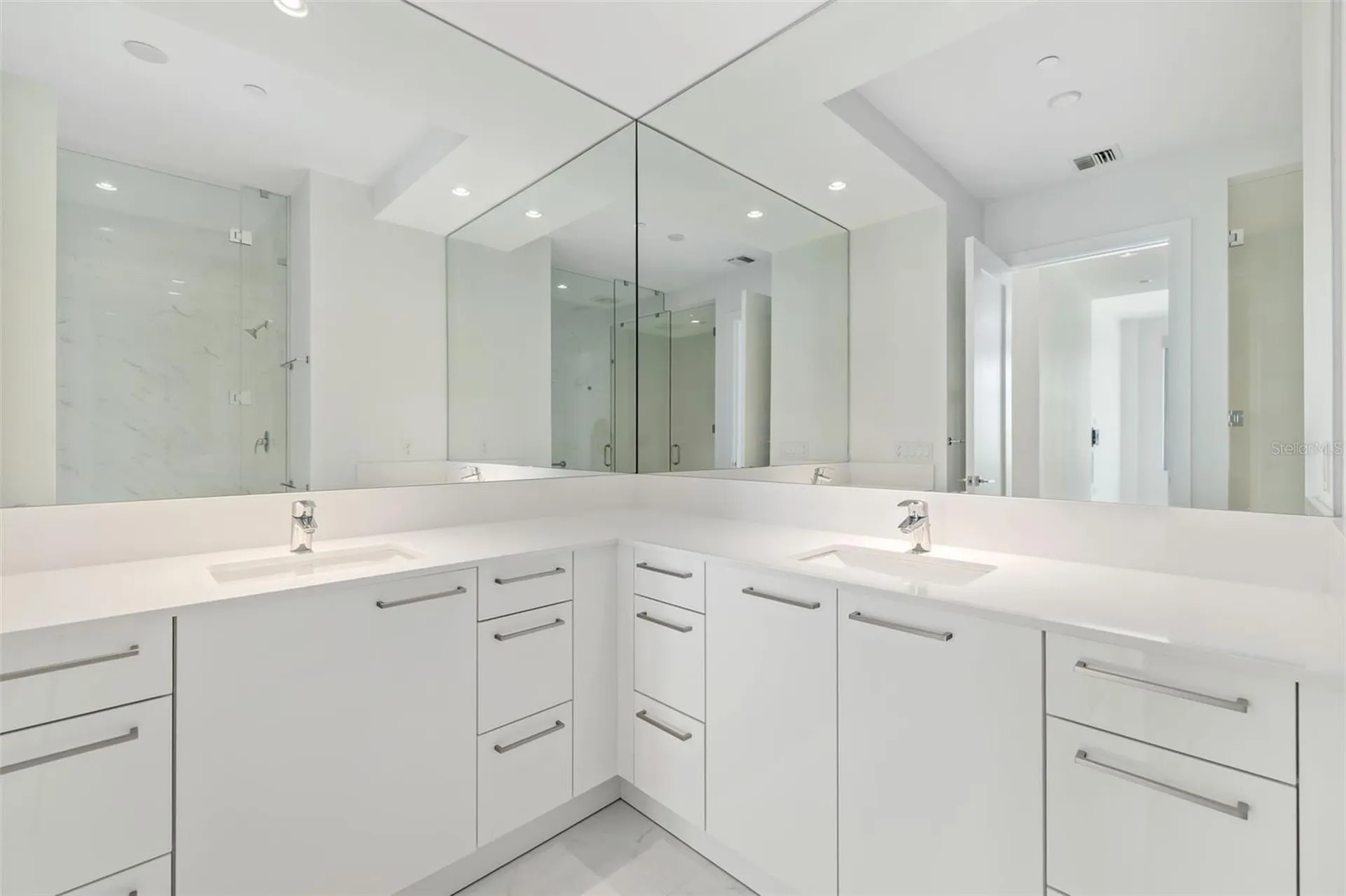 111 S Pineapple Avenue Sarasota FL 34236