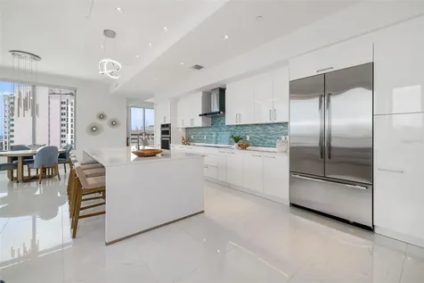 111 S Pineapple Avenue Sarasota FL 34236
