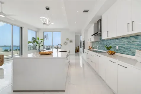 111 S Pineapple Avenue Sarasota FL 34236