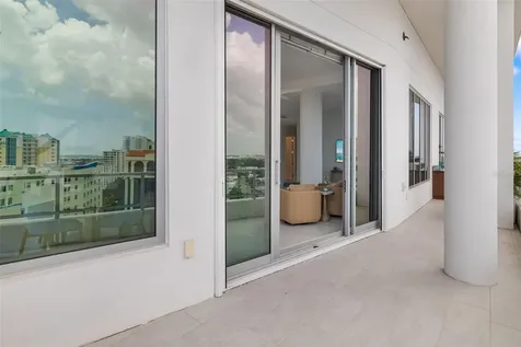 111 S Pineapple Avenue Sarasota FL 34236