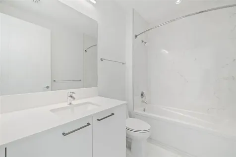 111 S Pineapple Avenue Sarasota FL 34236