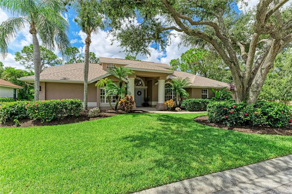 8400 Woodbriar Drive Sarasota FL 34238