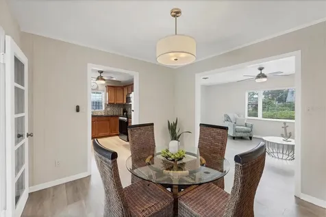 2284 Bougainvillea Street Sarasota FL 34239
