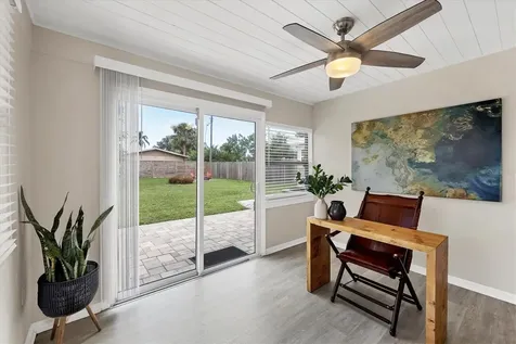 2284 Bougainvillea Street Sarasota FL 34239