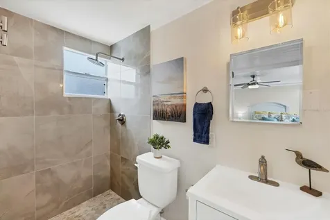 2284 Bougainvillea Street Sarasota FL 34239