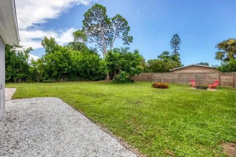 2284 Bougainvillea Street Sarasota FL 34239