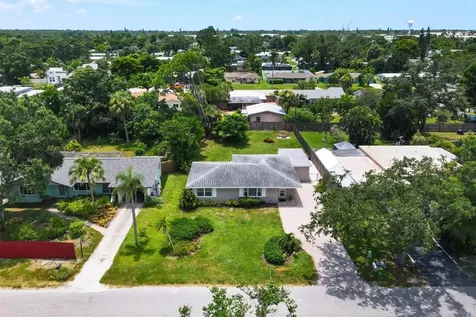 2284 Bougainvillea Street Sarasota FL 34239
