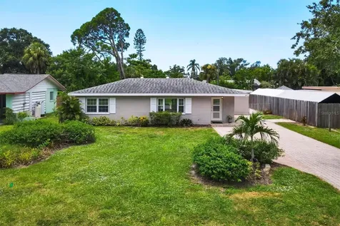 2284 Bougainvillea Street Sarasota FL 34239