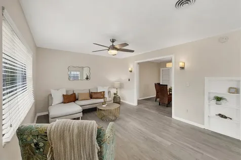 2284 Bougainvillea Street Sarasota FL 34239